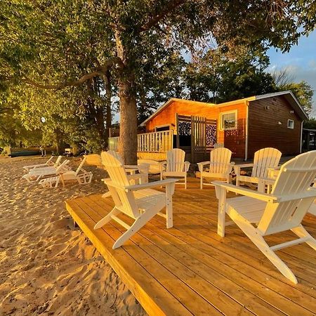The Finch Beach Resort North Bay Εξωτερικό φωτογραφία