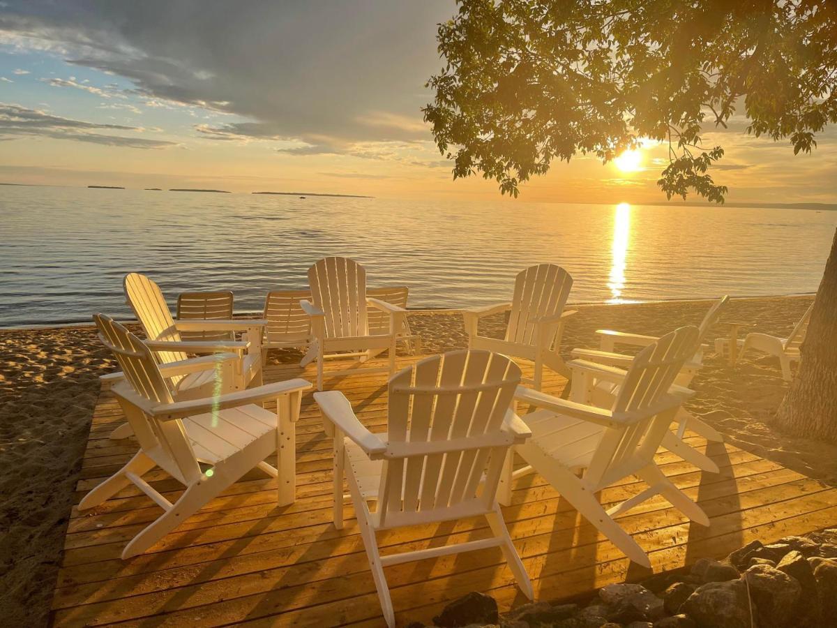 The Finch Beach Resort North Bay Εξωτερικό φωτογραφία