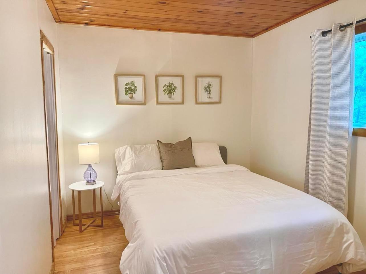The Finch Beach Resort North Bay Δωμάτιο φωτογραφία